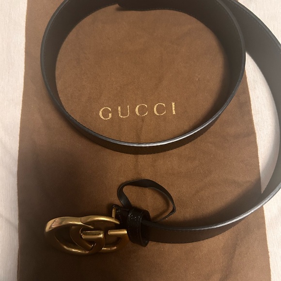 GG MARMONT WIDE BELT
Black with gold-toned hardware - Picture 4 of 6